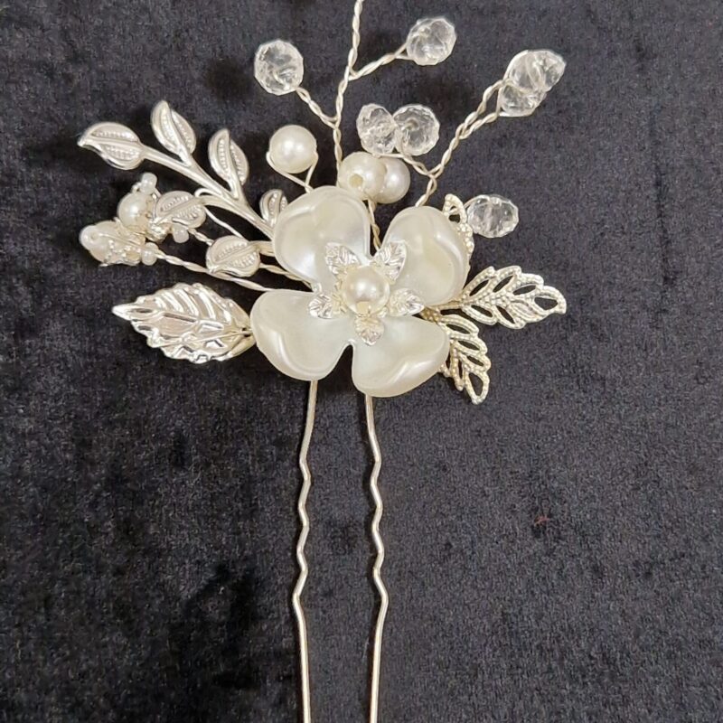 3. Silverfärgat Hårsmycke, vir blomma med glaspärlor
