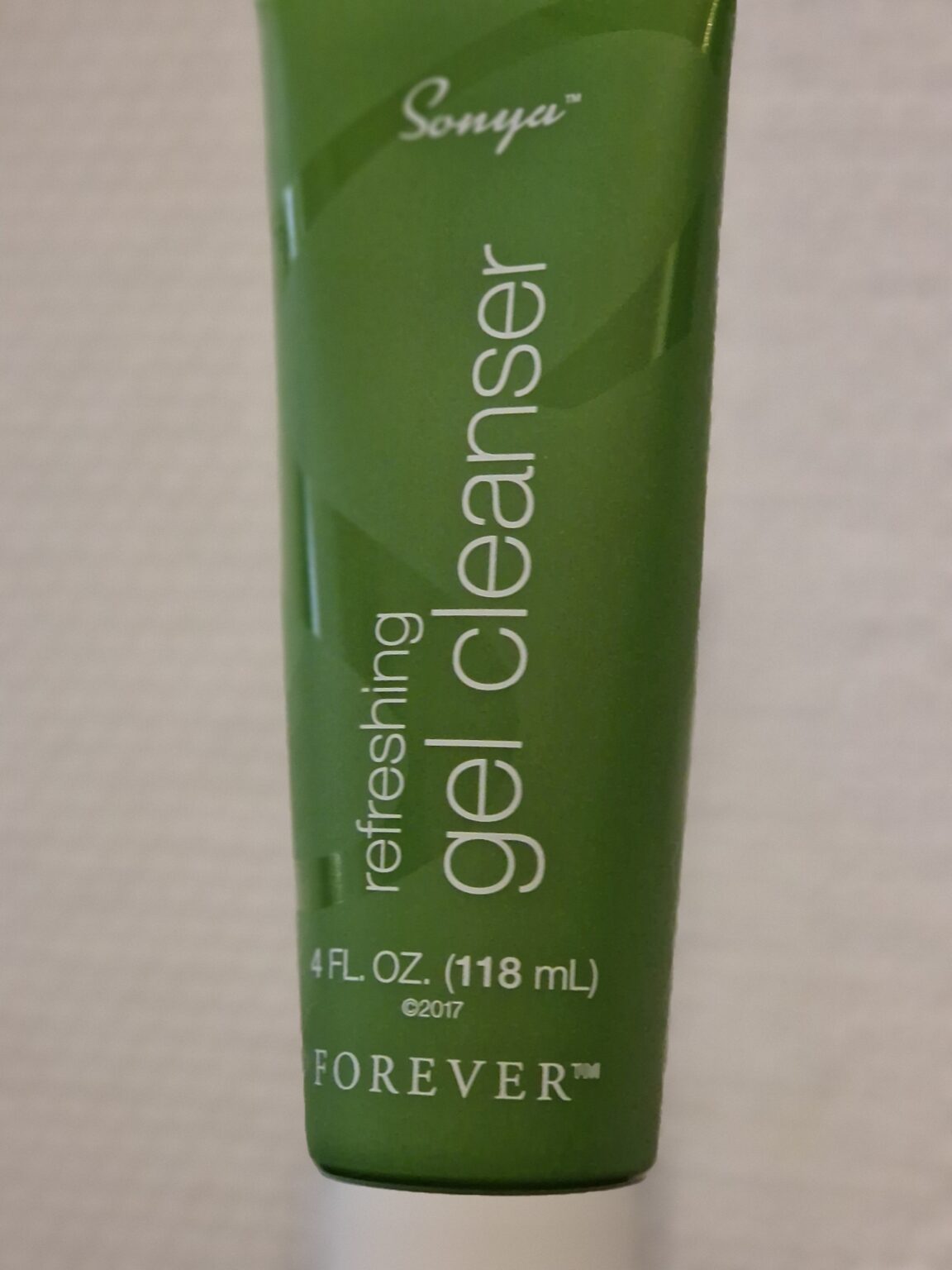 Refreshing Gel Cleanser 118 ml